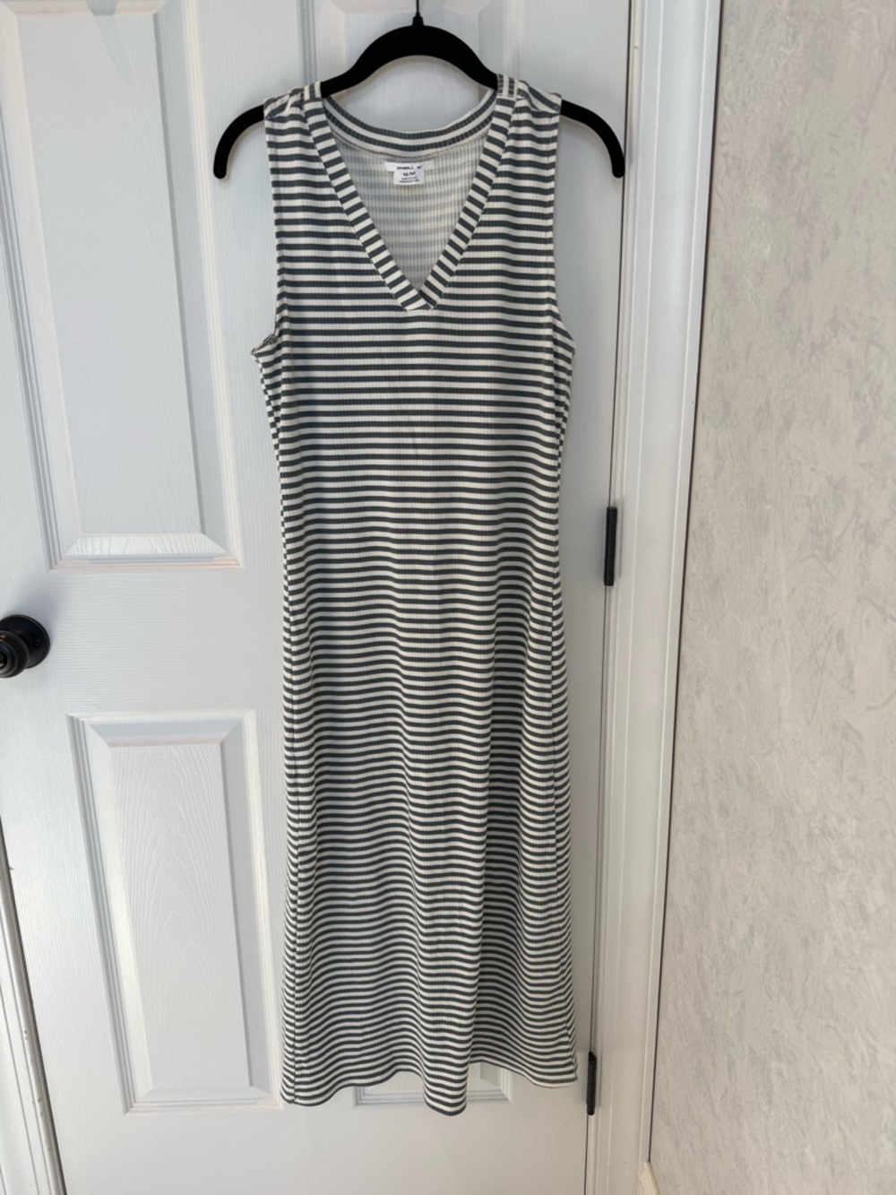 O'Neill Sleeveless V-Neck Gray and White Striped Midi Dress